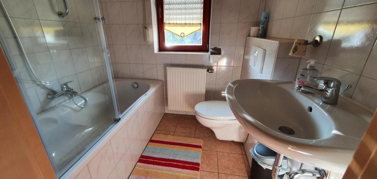 Gasthaus Zum Schneider بوتينشتاين المظهر الخارجي الصورة